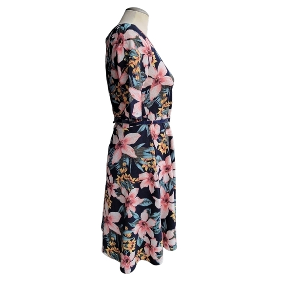 Impress! | Floral Half Sleeve Scoop Neck Midi Belted Dress - Picture 2 of 9
